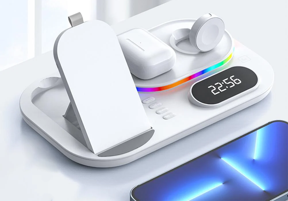 Axomag Quad charging station with RGB night light on
